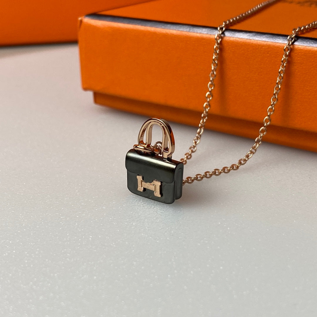 [moco jewelrys]CONSTANCE BLACK PEDANT PINK GOLD NECKLACE