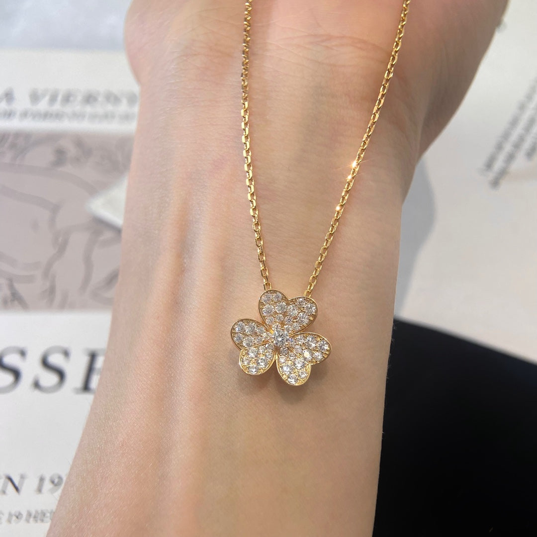 [moco jewelrys]FLOWER DIAMOND NECKLACE