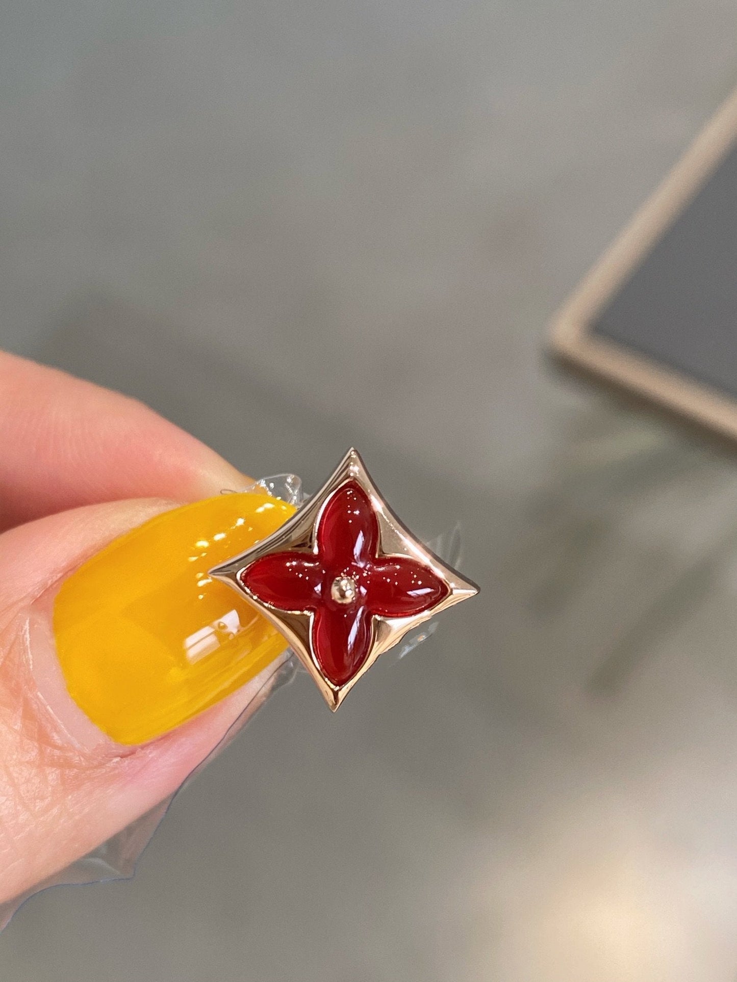 [moco jewelrys]STAR AND SUN PINK GOLD CARNELIAN STUD EARRINGS