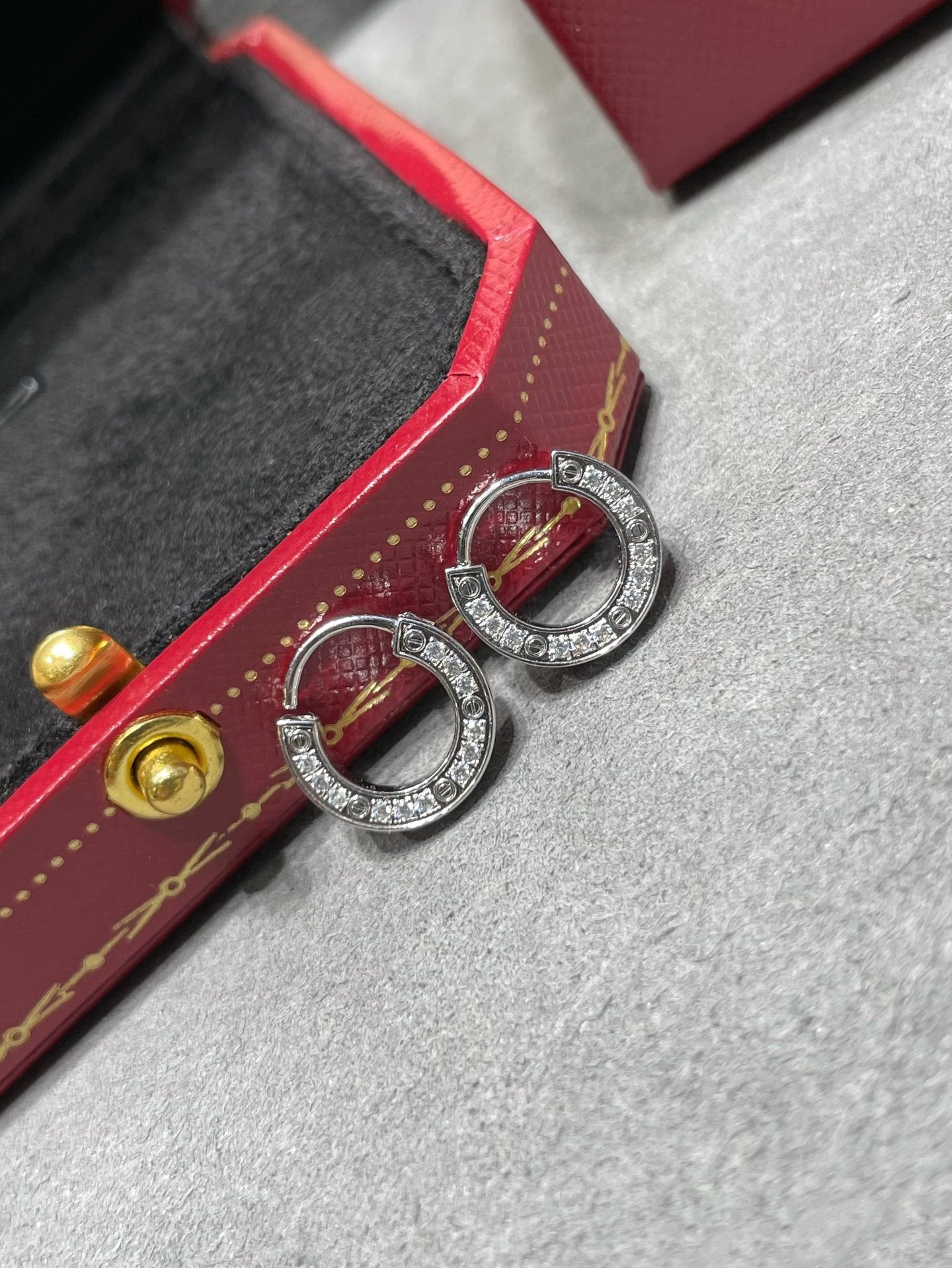 [moco jewelrys]LOVE DIAMOND EARRINGS