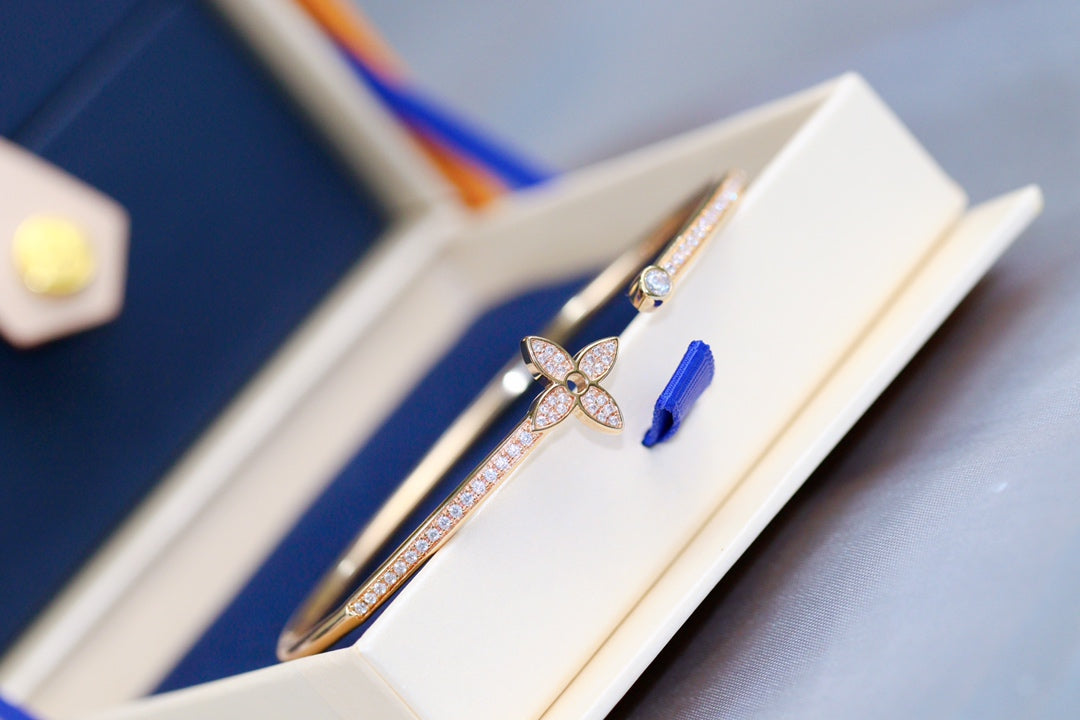 [moco jewelrys]IDYLLE PINK GOLD OPEN BRACELET DIAMOND PAVED