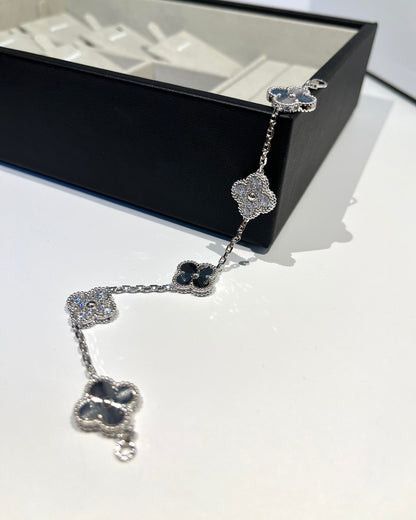 [Moco jewelrys] CLOVER 5 MOTIF LASER BRACELET COLLECTION