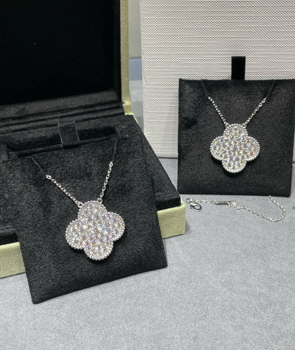 [moco jewelrys]CLOVER 25MM LARGE PENDANT DIAMOND PAVED SILVER NECKLACE