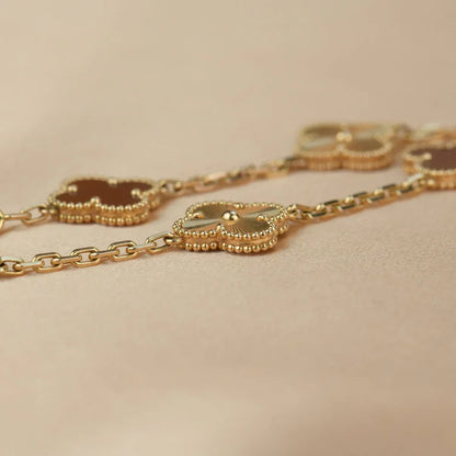 [Moco jewelrys] CLOVER 5 MOTIF RED CORNELIAN BRACELET COLLECTION