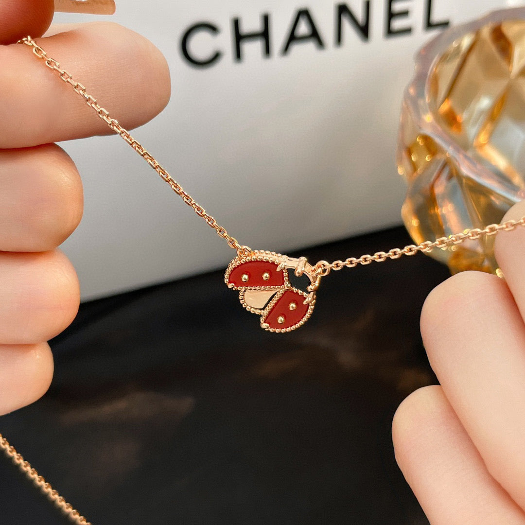 [moco jewelrys]LUCKY  CARNELIANS LADYBUG NECKLACE