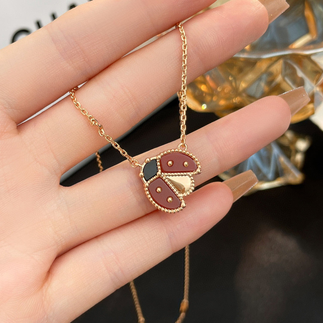 [moco jewelrys]LUCKY  CARNELIANS LADYBUG NECKLACE