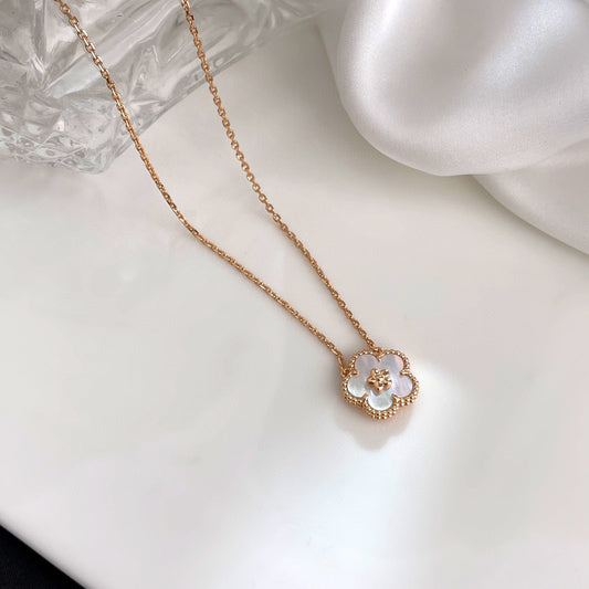 [moco jewelrys]LUCKY  WHITE MOP  PLUM BLOSSOM NECKLACE
