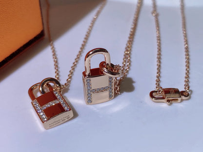 [moco jewelrys]HM ADVANCED NICHE LOCK HEAD NECKLACE DIAMONDS