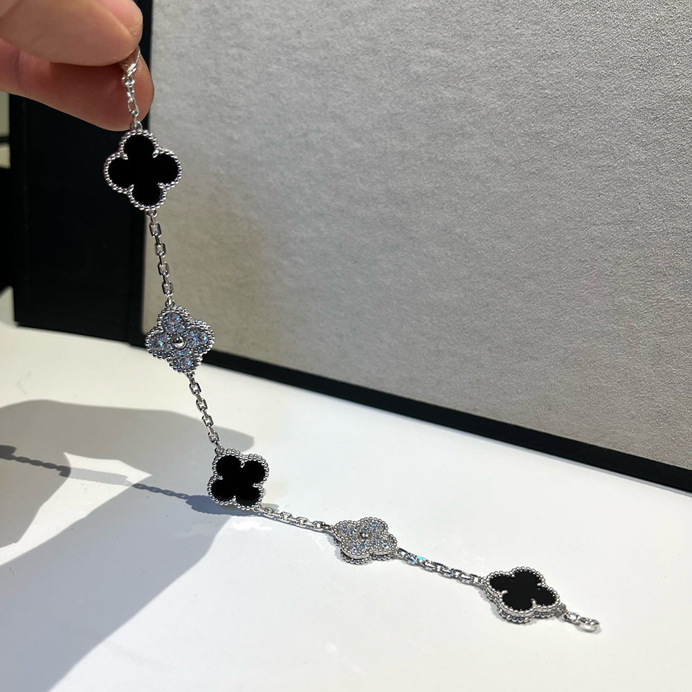 [Moco jewelrys] CLOVER 5 MOTIF ONYXS BRACELET COLLECTION