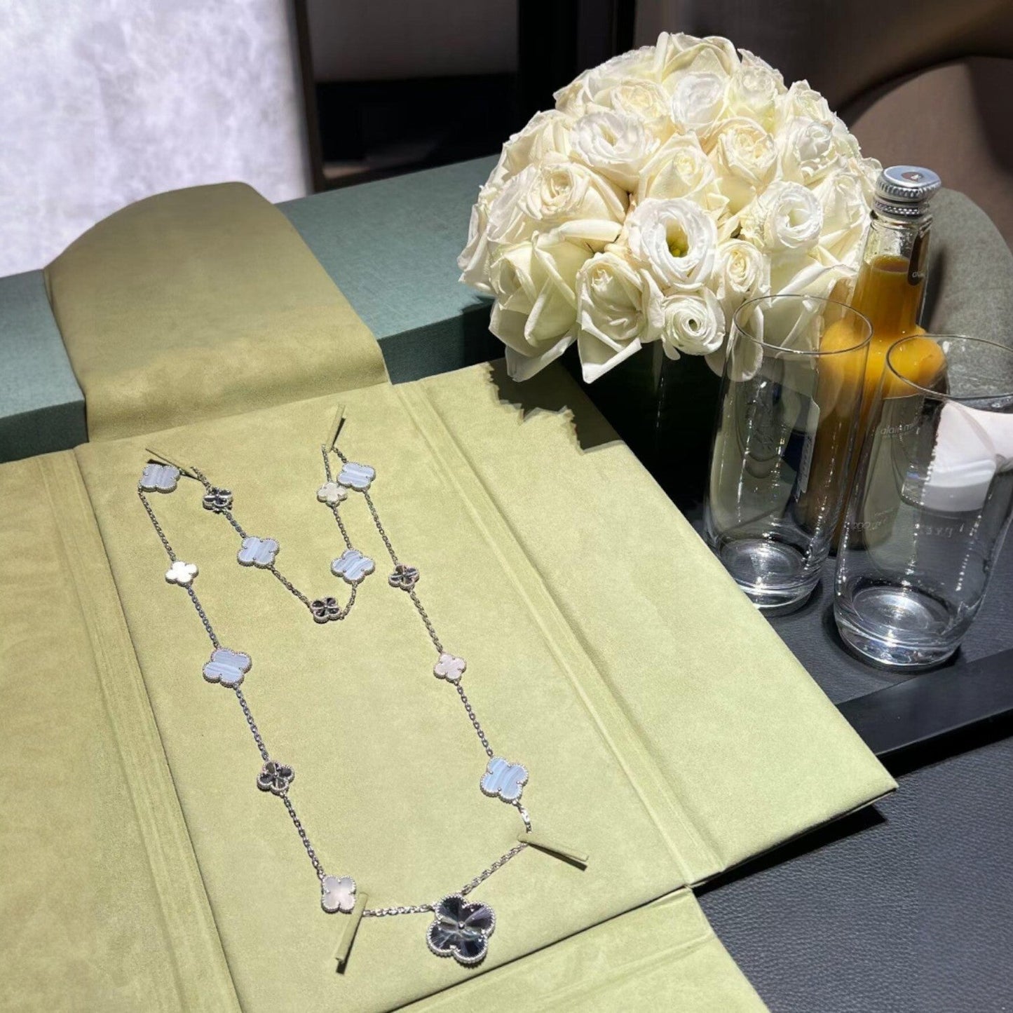 [Moco jewelrys]DETACHABLE CLOVER 15(11+4) FLOWER SILVER NECKLACE SET