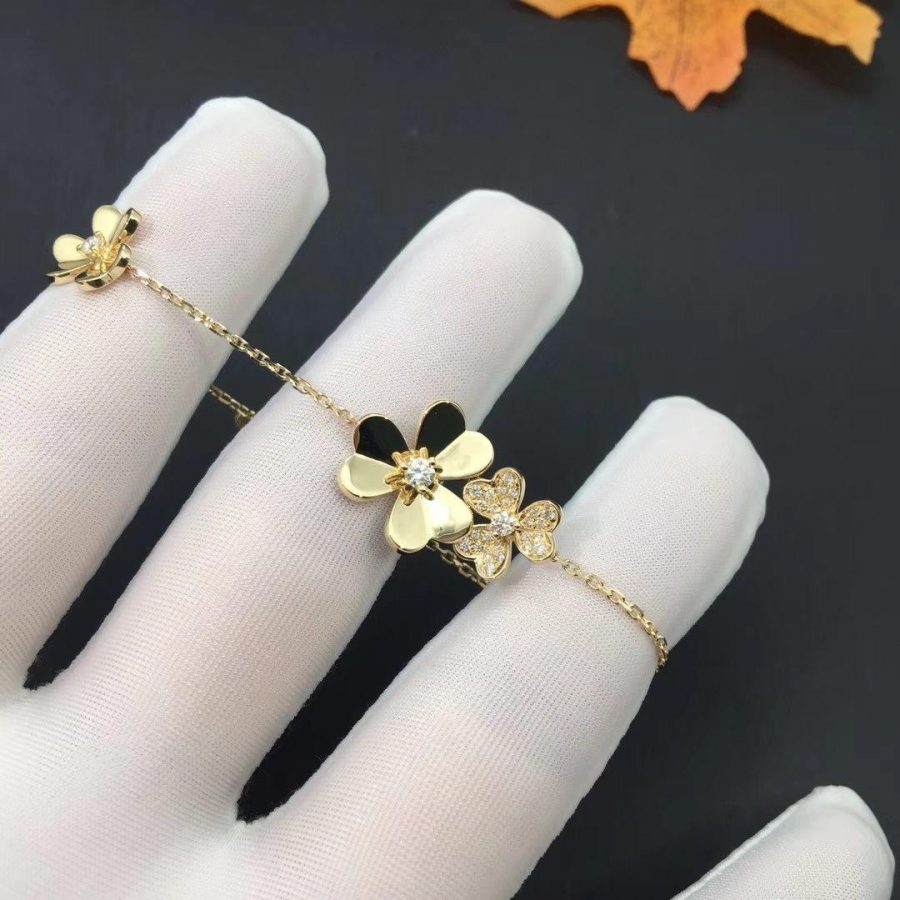 [moco jewelrys]FRIVOLE GOLD 5 FLOWERS BRACELET