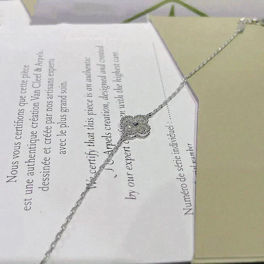 [moco jewelrys]CLOVER  SINGLE FLOWER BRACELET SILVER